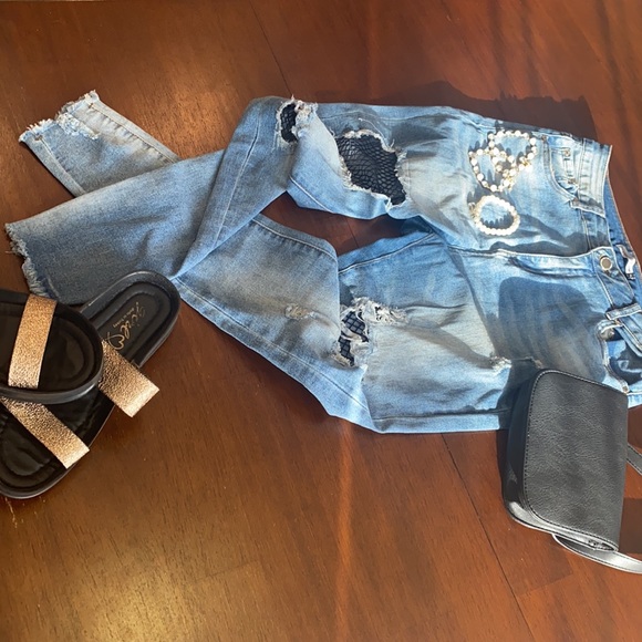 Stylish Revamped ripped jeans with net patchwork💜 - Picture 4 of 16